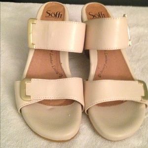 NWOT Sofft sandals